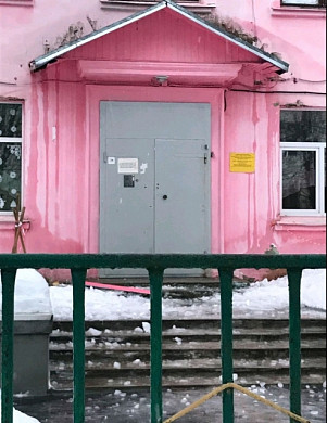 Родители воспитанников детского сада на Меланжевом боятся, что их убьёт снежной глыбой